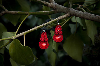 Náušnice - Červená Maria - soutache earring - ručne šité šujtášové náušnice - 14424961_
