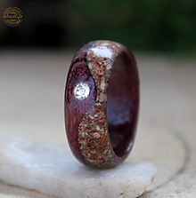 Prstene - Amarantový prsteň s krištáľom Swarovski a jadeitom - 14424581_