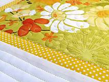 Úžitkový textil - Viacfarebný obrus - Krásne to kvitne - 14428003_