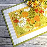 Úžitkový textil - Viacfarebný obrus - Krásne to kvitne - 14428004_