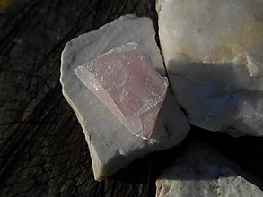 Minerály - rosa-ruženín (ruženín č.5) - 14432100_