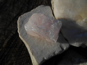 Minerály - rosa-ruženín (ruženín č.6) - 14432108_