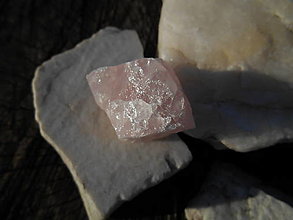 Minerály - rosa-ruženín (ruženín č.9) - 14432122_