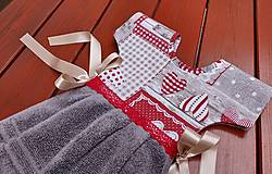 Dekoračný uterák na rúru srdiečka,kocky a čipky na patchworku (Šedohnedý uterák)