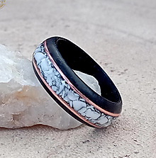 Prstene - Ebenový prsteň s magnezitom a meďou - 14432740_