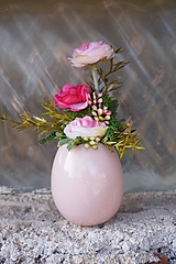 Dekorácie - Aranžmán v ružovom vajíčku - 14435834_