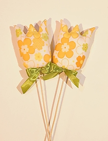 Dekorácie - Tulipány - mix v žlto ružovom/prevedení, zápich (žlto/oranžové kvety na bielom) - 14438903_
