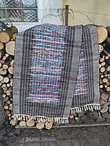 Úžitkový textil - Ručne tkaný koberec s bordúrou, tmavší stred - 14441014_