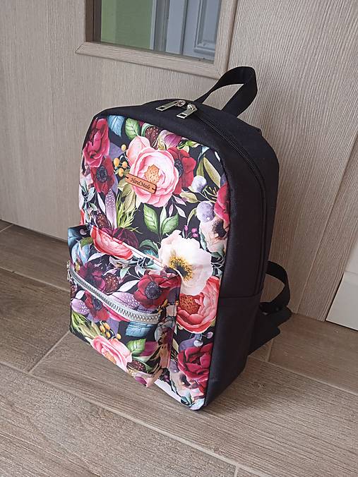 Kvetovany ruksak výpredaj!