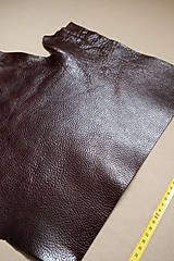 Suroviny - Zbytková koža tmavohnedá lesklá so štruktúrou 2–2,5 mm (kus č. 3) - 14444108_
