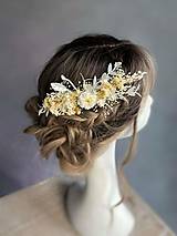 Ozdoby do vlasov - Kvetinový hrebienok "zobuď ma bozkom" - 14448555_
