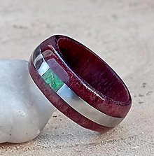 Prstene - Amarantový prsteň s oceľou a jadeitom - 14449070_