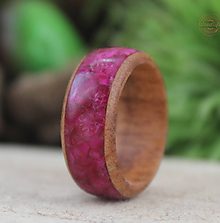 Prstene - Drevený prsteň s tigrím okom fialovej farby - 14451906_