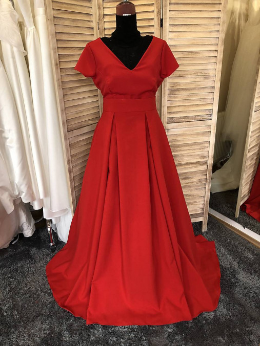 Polkruhová sukňa-červená
