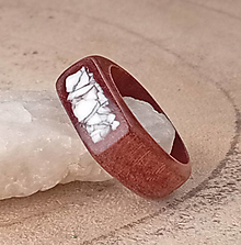 Prstene - Prsteň z dreva curupay s magnezitom - 14458919_