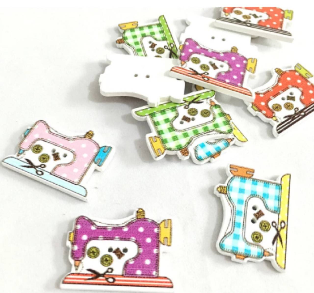 G104 Gombík šijací stroj 2,3 x 2,8 cm