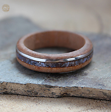 Prstene - Čerešňový prsteň so sodalitovými kameňmi - 14464019_