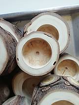 Svietidlá - Okatý drevený svietnik prírodný (v9 - bez očí - priemer 8cm, výška 3 cm) - 14464048_