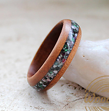 Prstene - Unisex prsteň z dreva s kameňom Rubín v Zoisete - 14469690_
