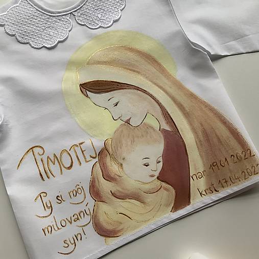 Maľovaná krstná košieľka s bábätkom v náručí Panny Márie (Do hneda)