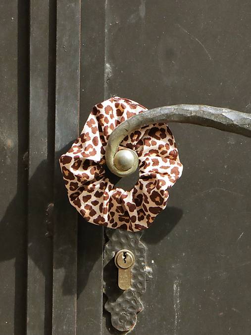 Scrunchies gumička leopard hnedá