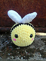 Hračky - Plyšové háčkované včielky-stredné - 14474197_
