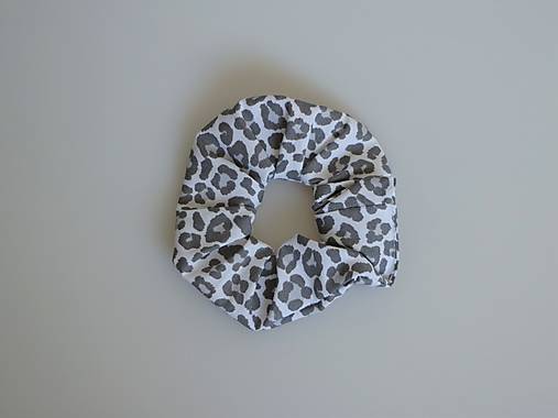 Scrunchies gumička leopard šedá