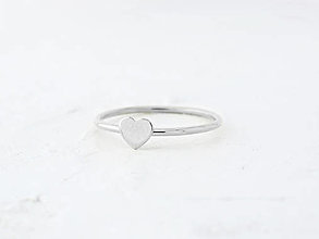 Prstene - 585/1000 zlatý prsteň srdce (biele zlato) - 14487984_