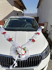 Iné doplnky - Kvetinová šerpa na svadobné auto (Biela + červená) - 14488360_