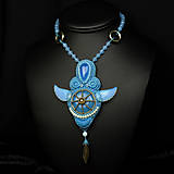Náhrdelníky - Nebeský posol, modrý chalcedónový a pyritový náhrdelník, korálková výšivka - 14487107_