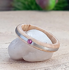 Prstene - Brezový prsteň so Swarovského krištáľom a oceľou - 14488563_