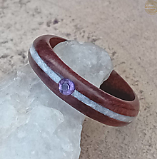 Prstene - Drevený prsteň s magnezitom a ametystom - 14488597_