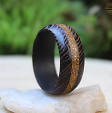 Prstene - Unisex prsteň z dreva s kameňom Tigrie oko - 14488714_