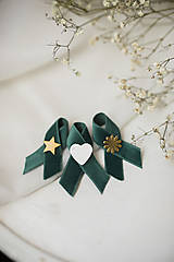 Svadobné pierka - Svadobné pierka- Zamatové zelené pierko (Zamatové zelené pierko s bielym srdcom) - 14495397_