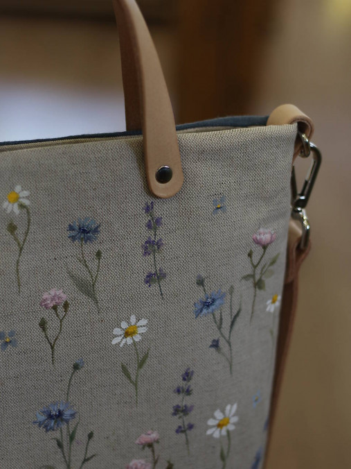 Ručne maľovaná kvetinová kabelka z ľanu "Rozkvitnutá lúka"
