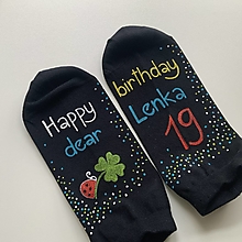 Ponožky, pančuchy, obuv - Maľované ponožky s nápisom: "Všetko najlepšie (s nápisom: "Happy Birthday dear (meno)” (Tmavé)) - 14505782_