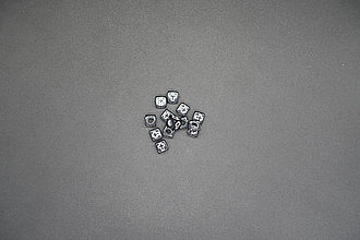 Korálky - Akrylová kocka s krížikom I. 6x6 (Čierna) - 14514167_