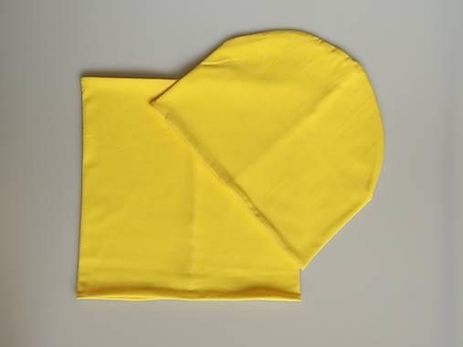Žltá úpletová čiapka, nákrčník alebo set