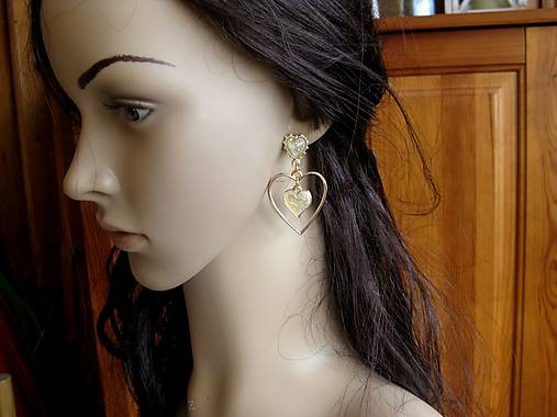 Náušnice - Náušnice elegantné srdiečka (béžové č. 3530) - 14518368_