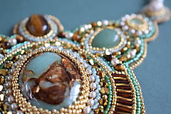 Náhrdelníky - Vyšívaný náhrdelník s minerálmi ***ZĽAVA*** - 14528472_