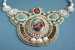 Náhrdelníky - Vyšívaný náhrdelník s minerálmi ***ZĽAVA*** - 14528474_