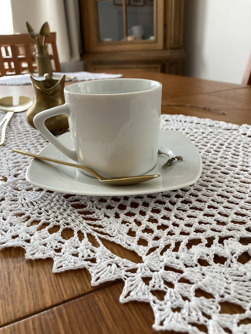 Dekorácie - White elegaNCe/ háčkovaný obrúsok/ - 14527541_