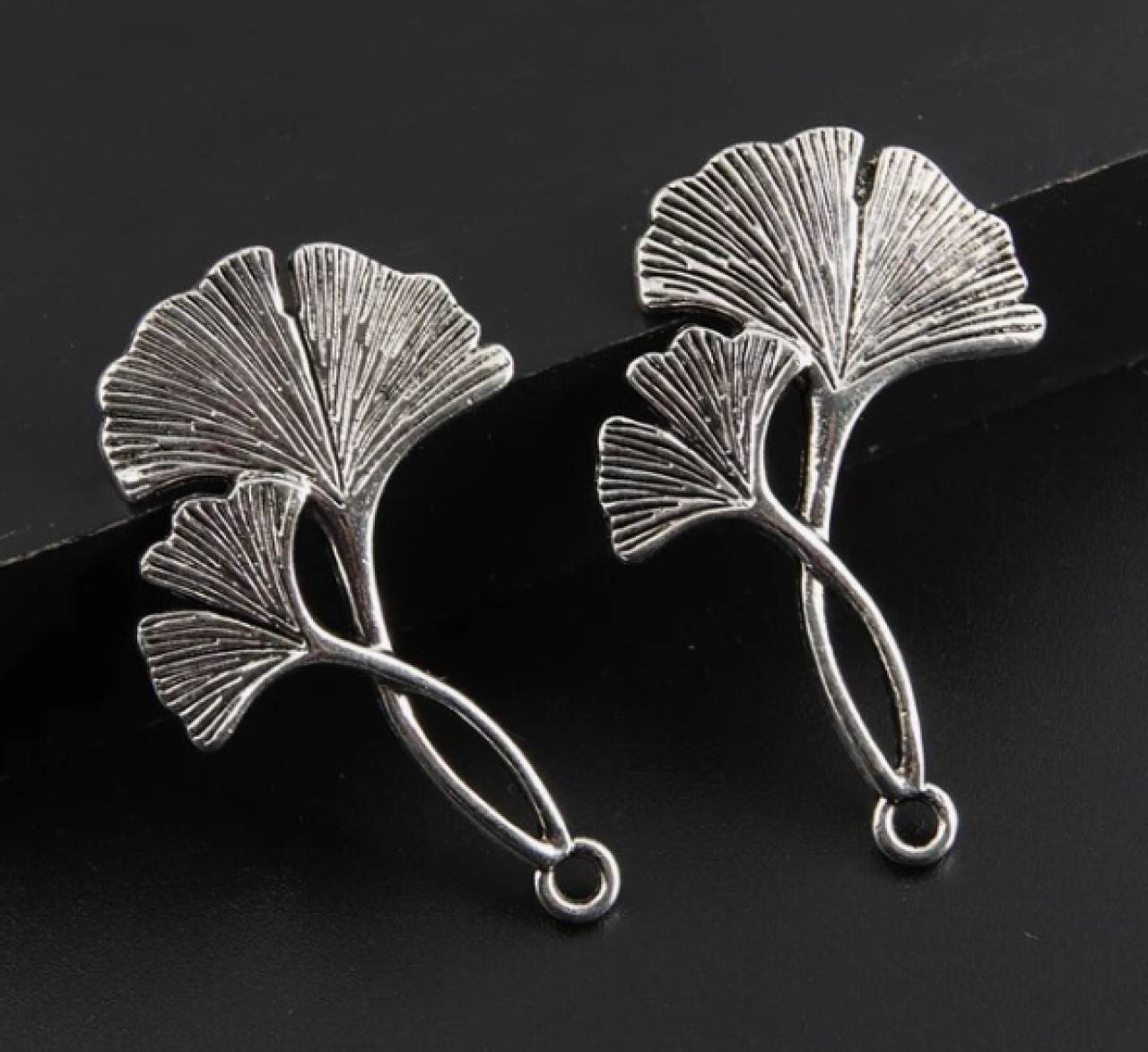 PR106 Prívesok gynko 4,4 x 2,9 cm