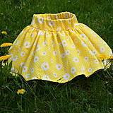 Detské oblečenie - Suknička Margarétky s bodkou na žltej - 14533816_