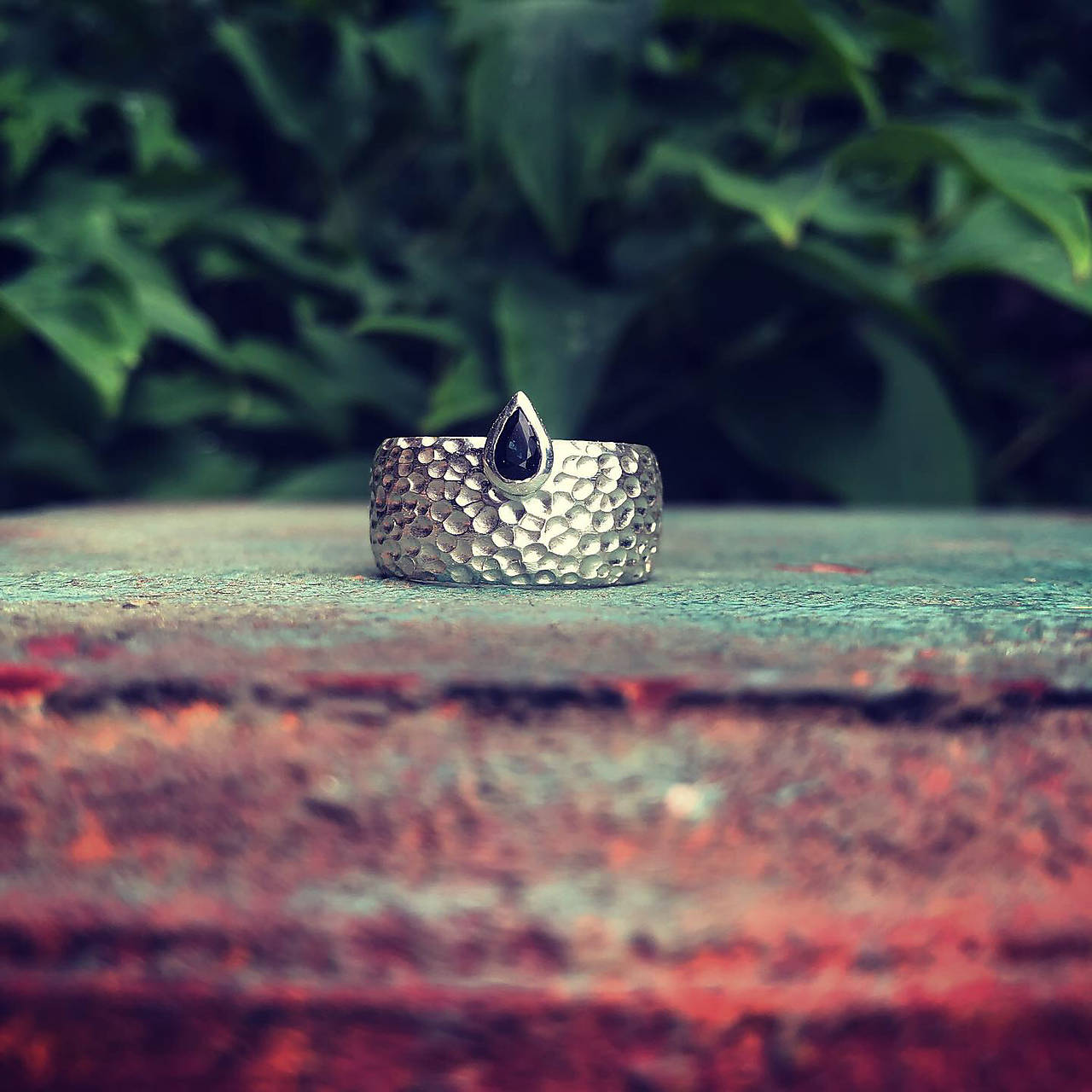 Strieborný prsteň so zafírom - NOMAD UBUD