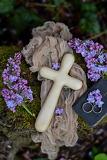 Dekorácie - Svadobný krížik z javorového dreva (variant II.) - 14551950_