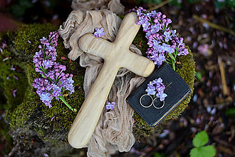 Dekorácie - Svadobný krížik z hrabového dreva (24 cm x 13 cm) - 14551952_