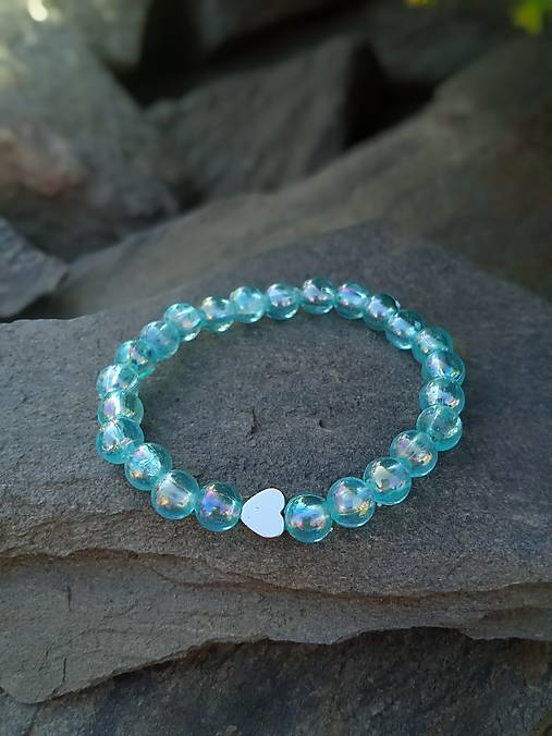 Náramky - Detský náramok so srdiečkom - 14551592_