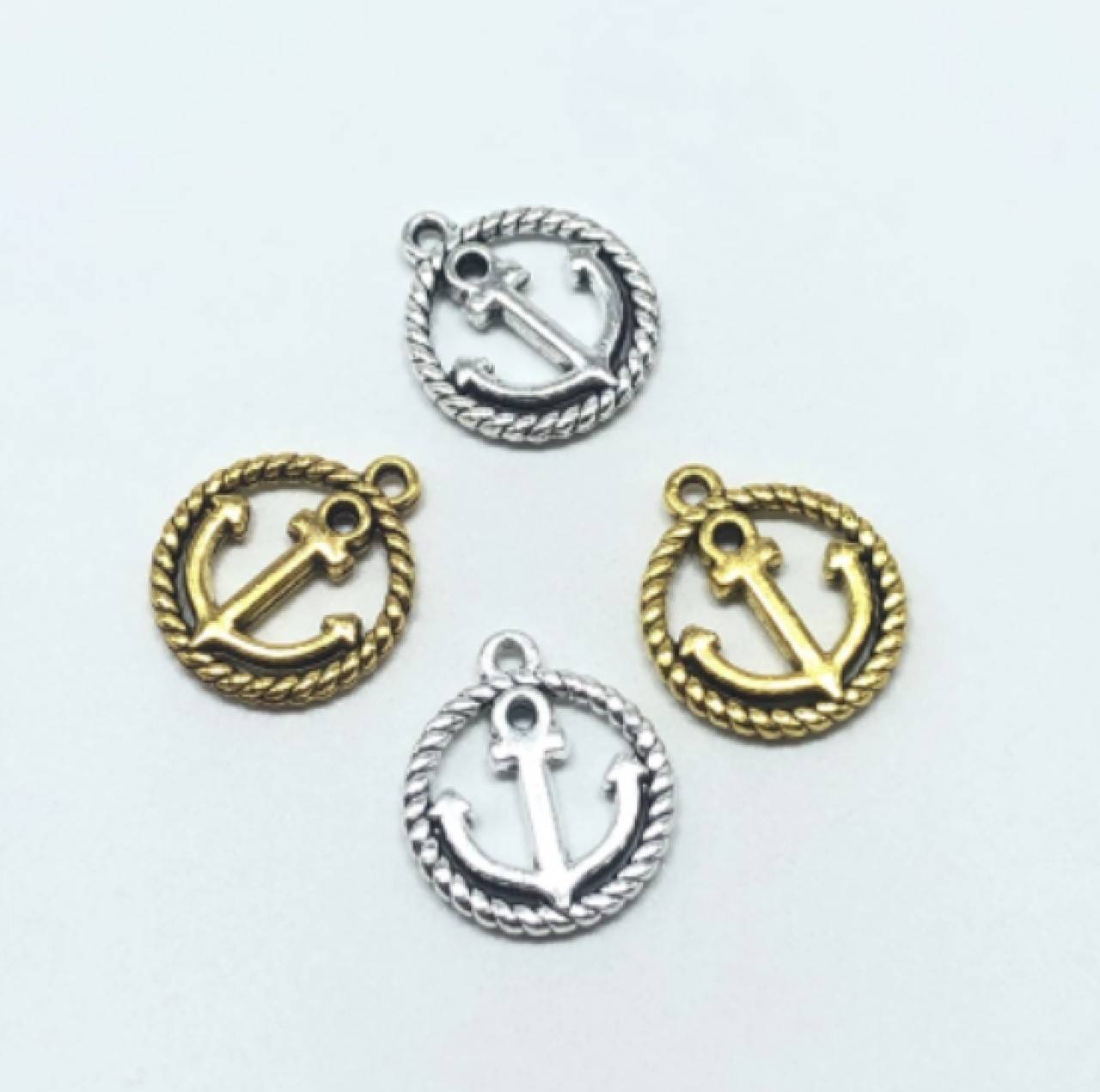 PR102 Prívesok kotva 1,8 x 1,6 cm (Strieborná)