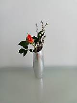 Dekorácie - Predám originálnu art decor vázu striebornú.  Striebrené sklo. - 14555241_
